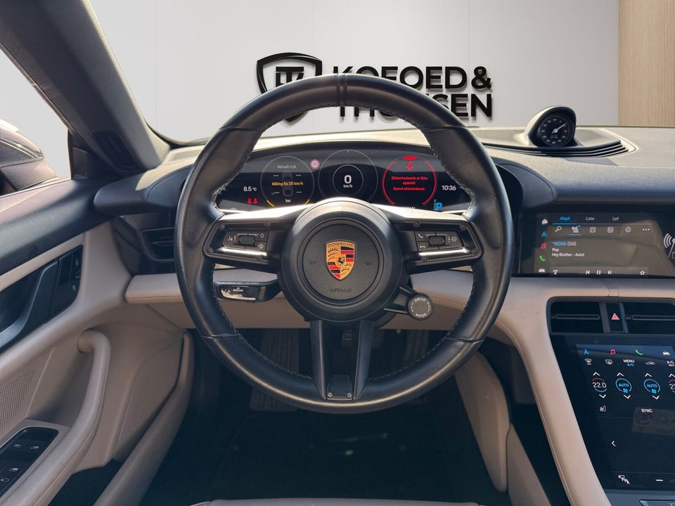 Porsche Taycan 4d