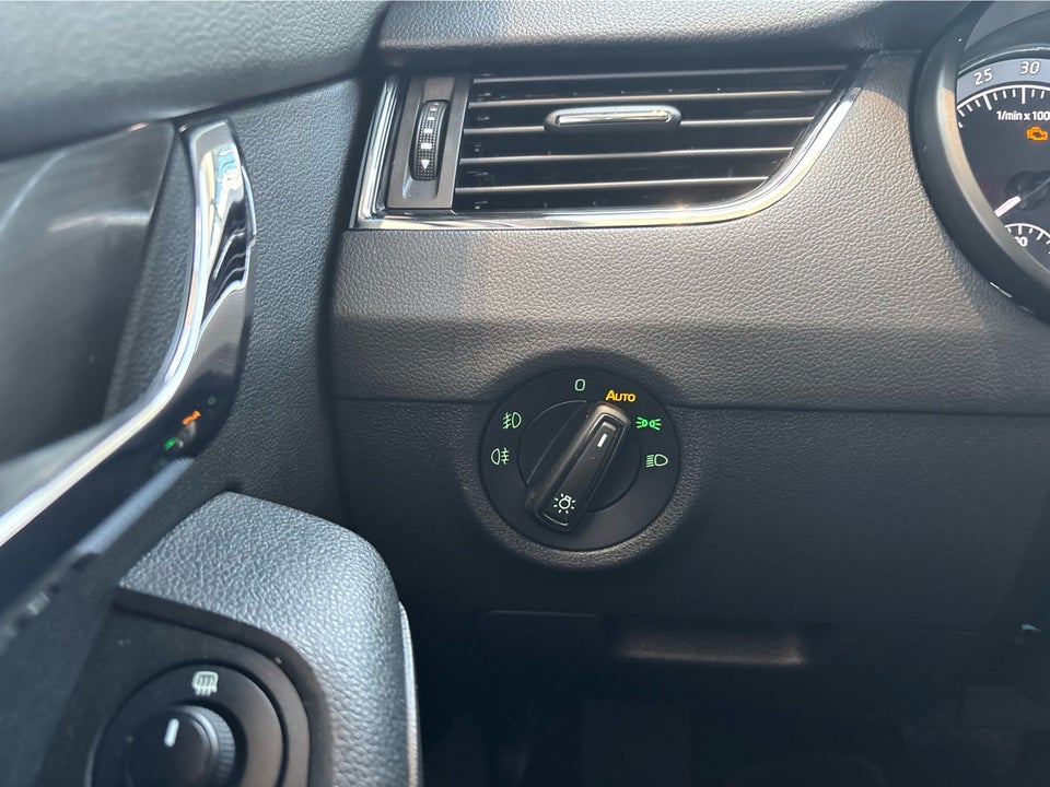 Skoda Octavia 2,0 TDi 150 Celebration Combi DSG 5d