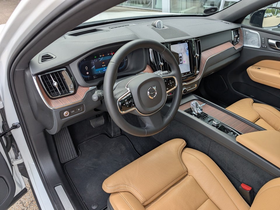 Volvo XC60 2,0 T8 ReCharge Ultimate Dark aut. AWD 5d