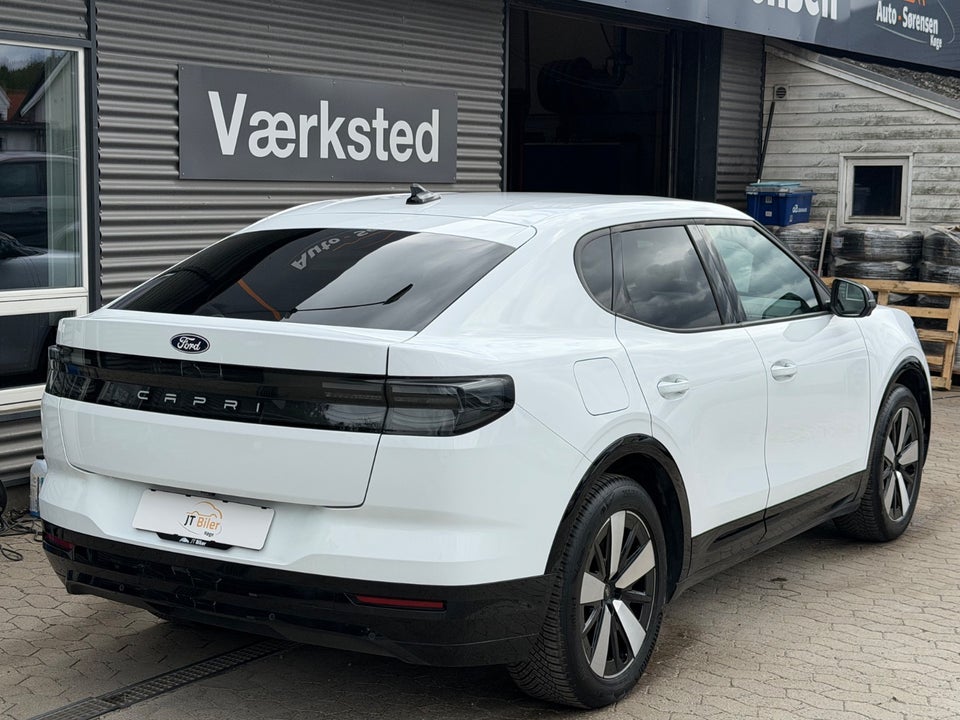 Ford Capri 77 Select Extended Range 5d