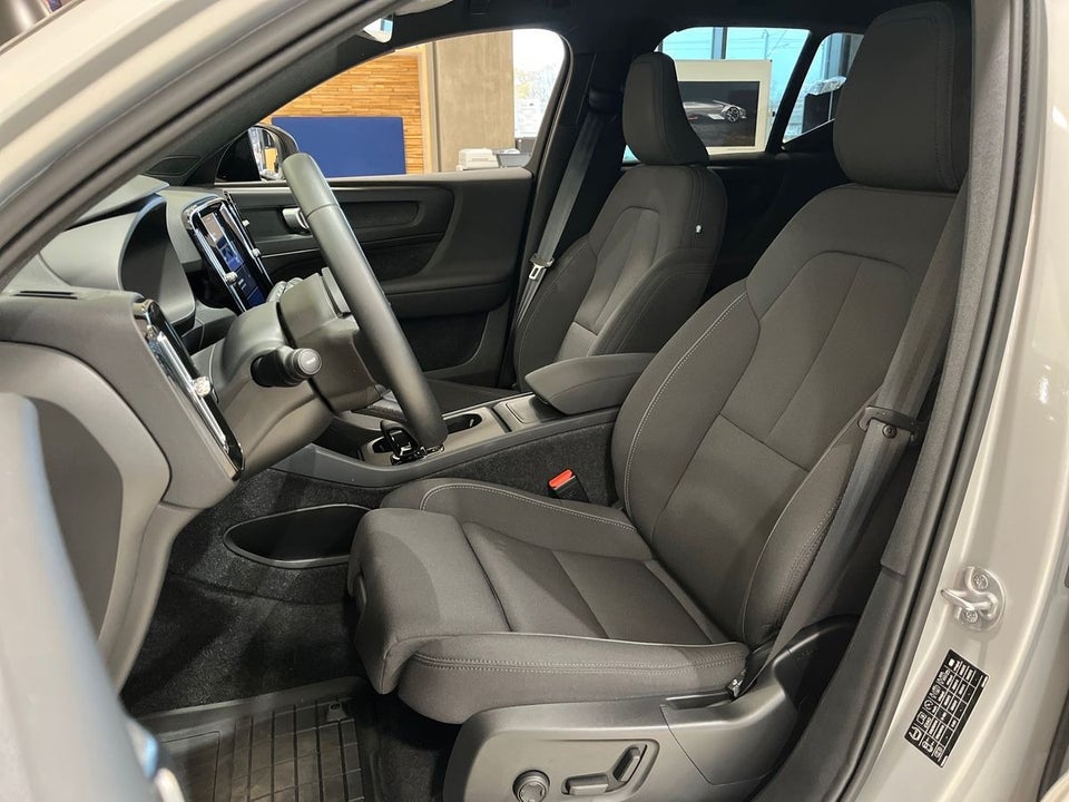 Volvo EX40 Extended Range Plus 5d