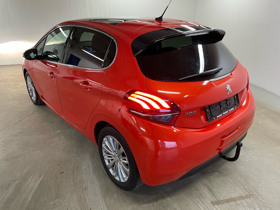 Peugeot 208 1,6 BlueHDi 100 Selection Sky 5d