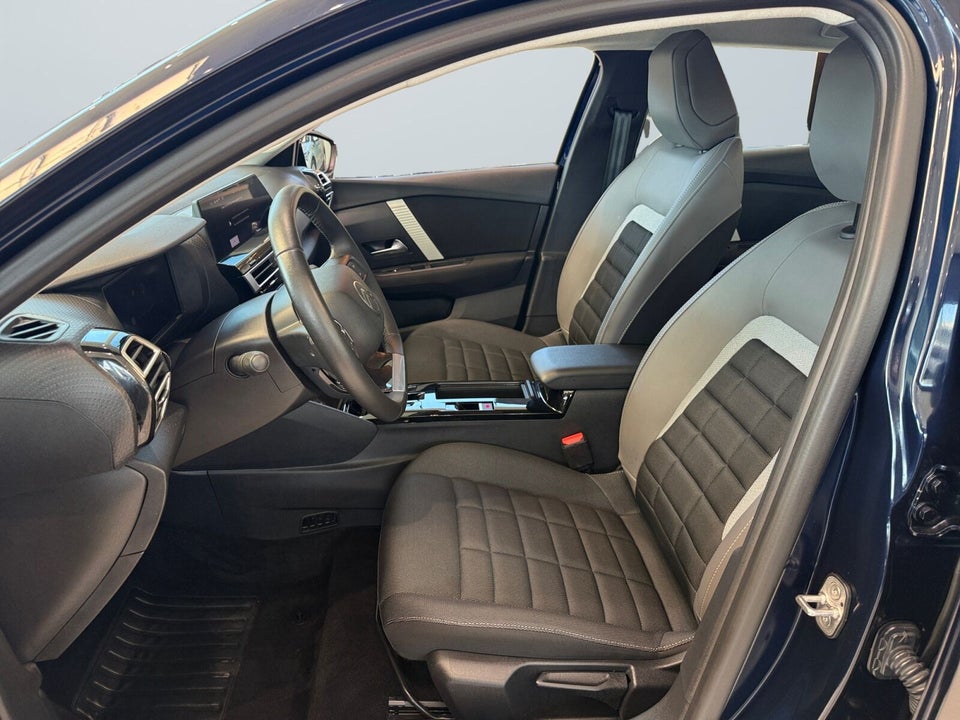 Citroën ë-C4 X 54 Plus 4d