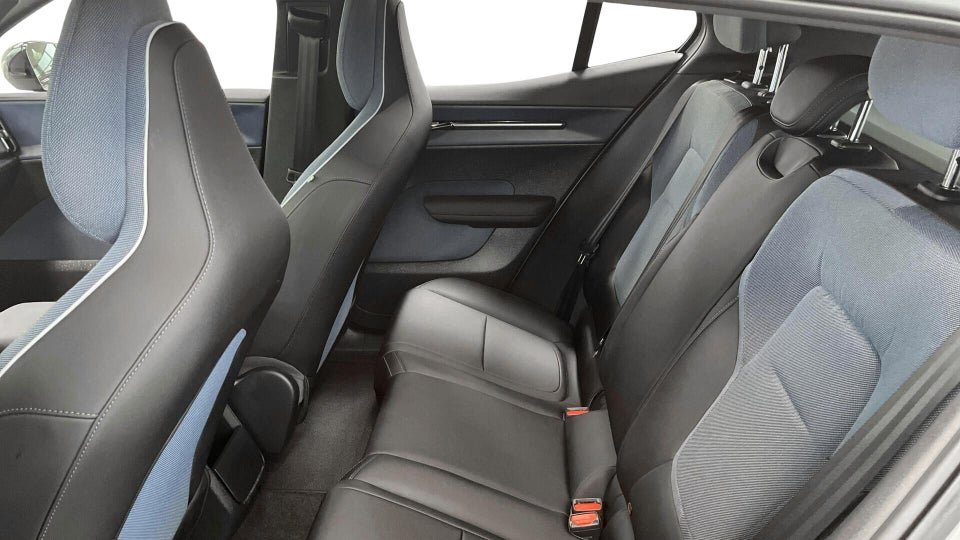 Volvo EX30 Extended Range Plus 5d