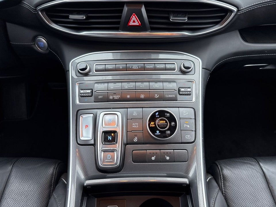 Hyundai Santa Fe 1,6 PHEV Essential aut. 4WD 7prs 5d