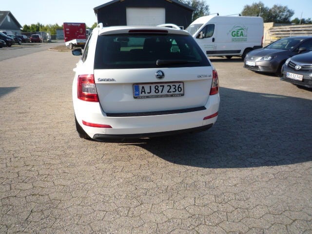 Skoda Octavia 1,4 TSi 140 Elegance Combi 5d