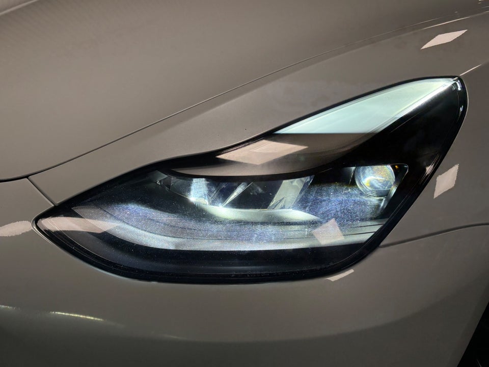 Tesla Model 3 Standard Range+ RWD 4d