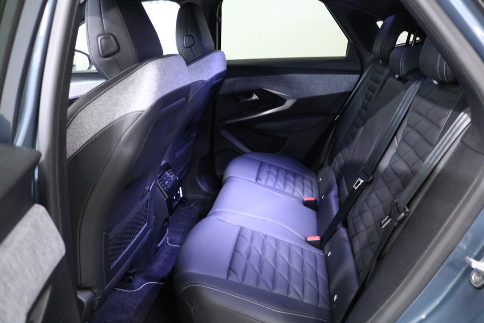 Peugeot e-3008 77 GT Pack 5d