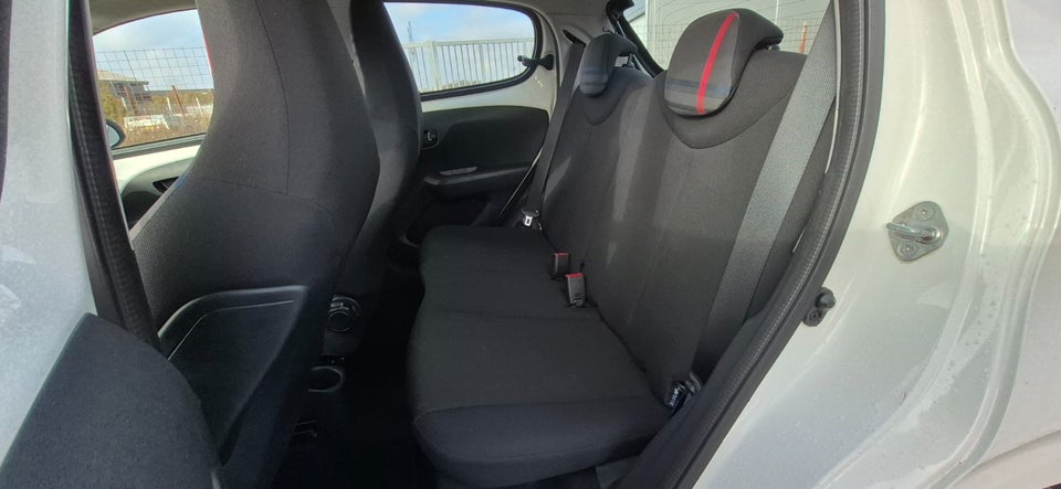 Peugeot 108 1,0 e-VTi 69 Allure 5d