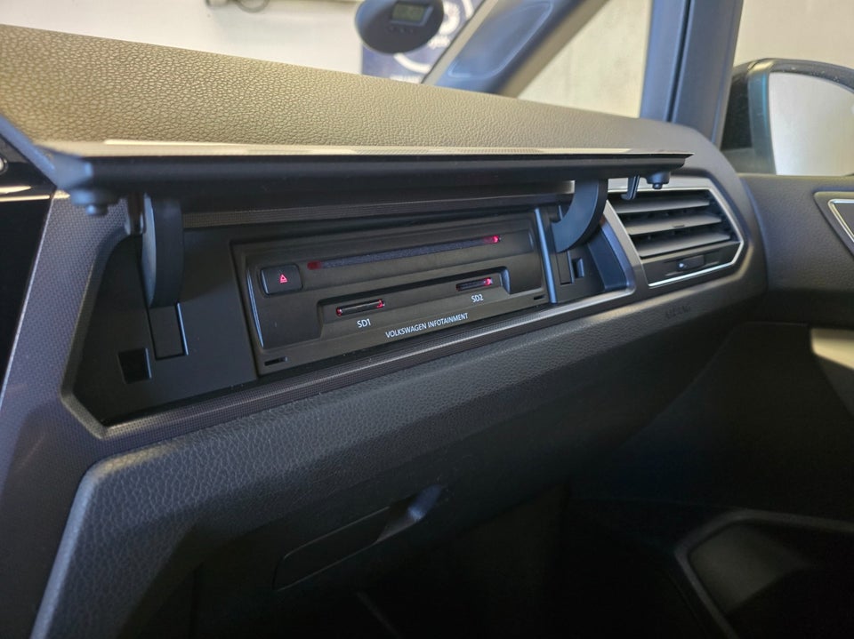 VW Touran 2,0 TDi 150 R-line DSG 5d