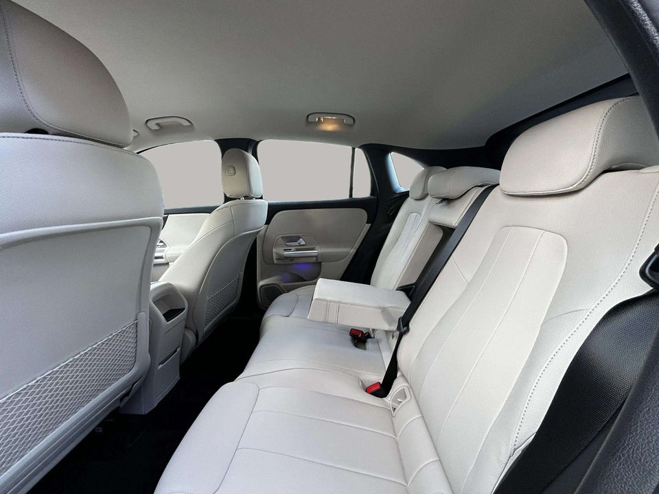 Mercedes EQA300 Progressive 4Matic 5d