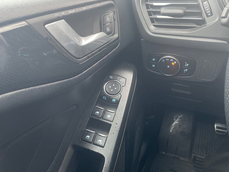 Ford Focus 1,0 EcoBoost ST-Line 5d