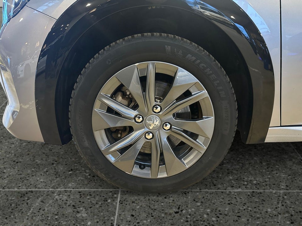 Peugeot e-208 50 Active 5d