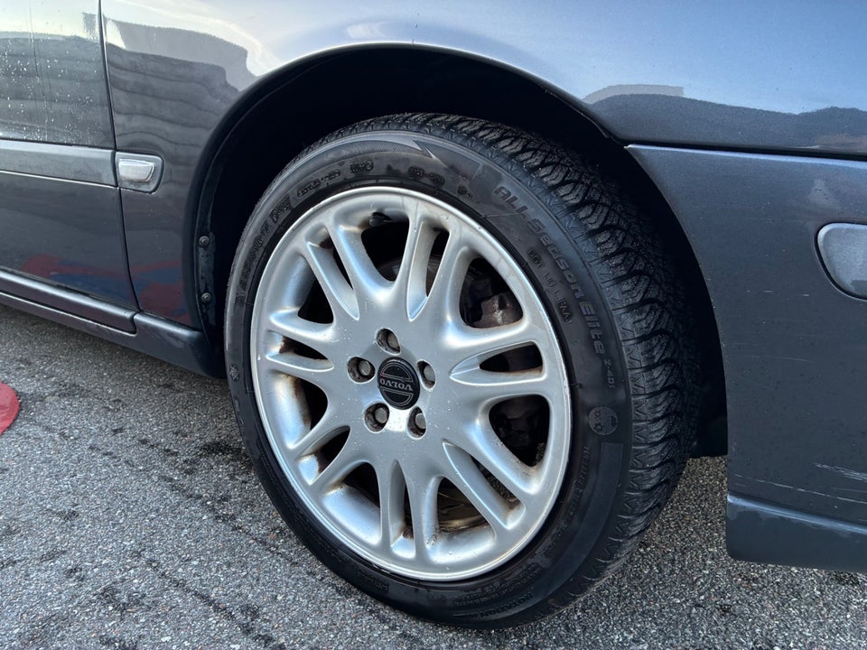 Volvo V70 2,3 T5 aut. 5d