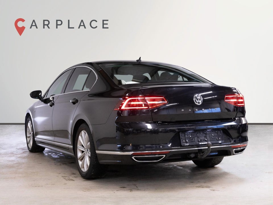 VW Passat 2,0 TDi 150 R-line DSG BMT 4d