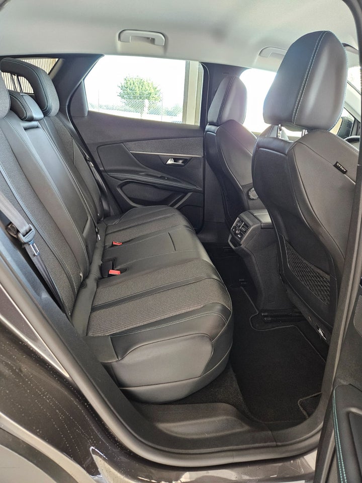 Peugeot 3008 1,6 Hybrid Allure Pack EAT8 5d