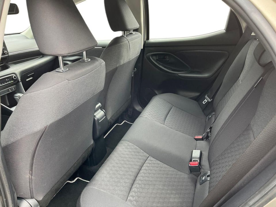 Toyota Yaris 1,5 Hybrid Active Tech e-CVT 5d