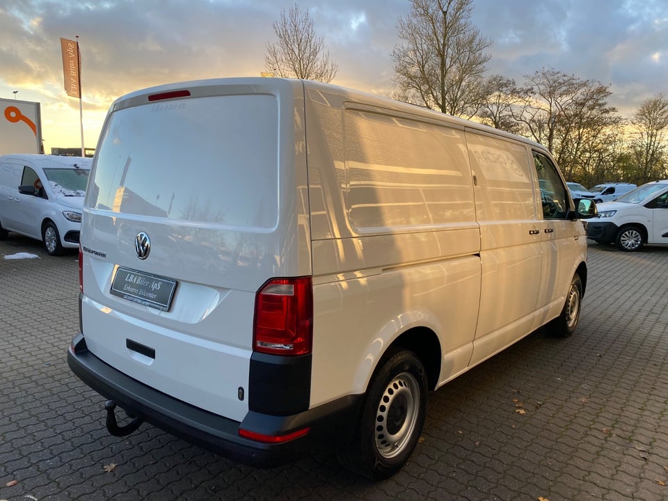 VW Transporter 2,0 TDi 110 Kassevogn lang