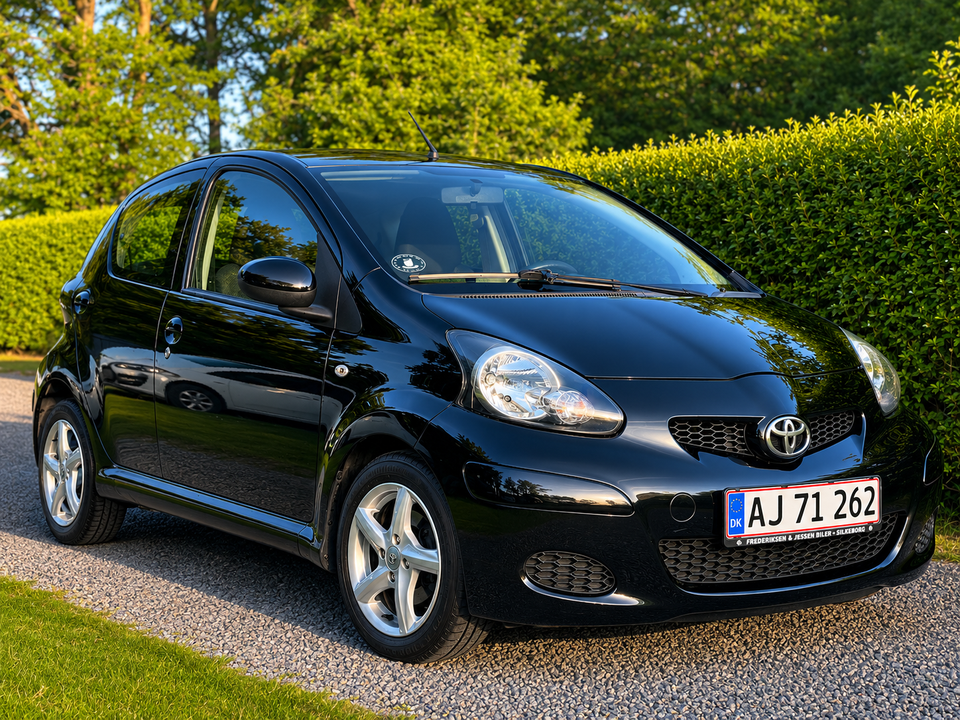 Toyota Aygo 1,0 Black 5d