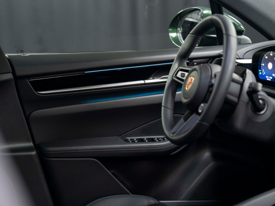 Porsche Macan 4 5d