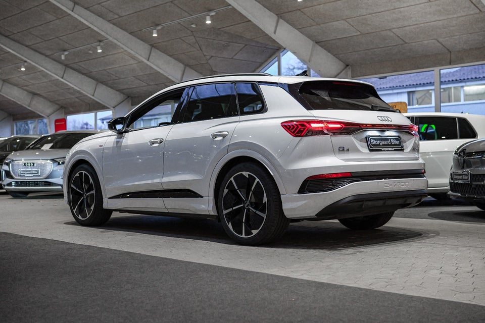 Audi Q4 e-tron 40 S-line 5d