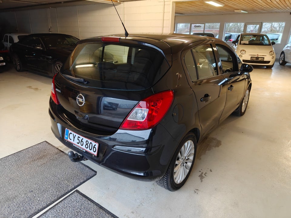 Opel Corsa 1,2 16V Cosmo 5d