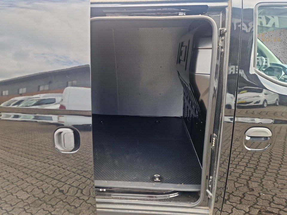 Maxus e-Deliver 3 50 Cargo Van LWB