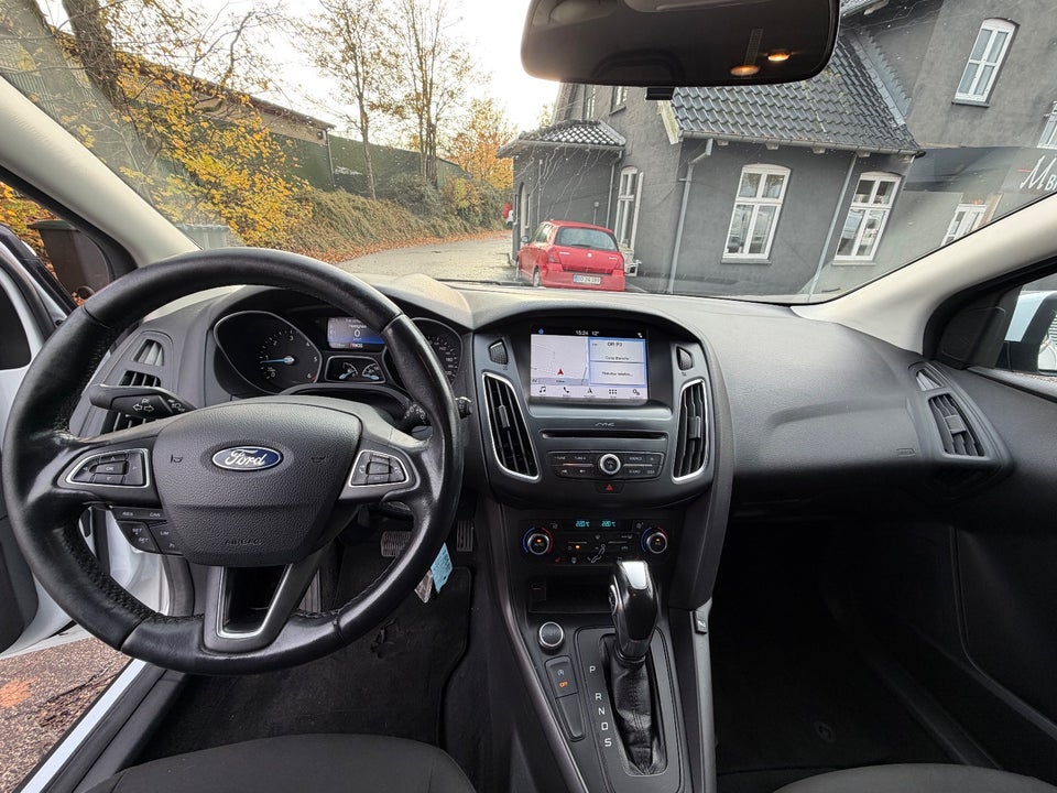 Ford Focus 1,5 TDCi 120 Business stc. aut. Van 5d