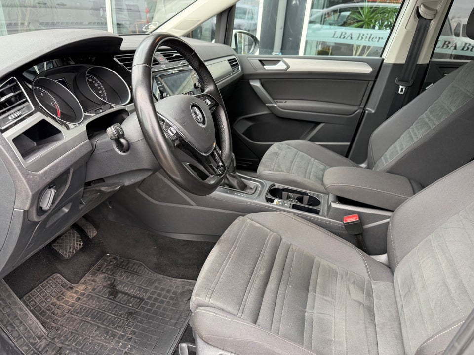 VW Touran 2,0 TDi 115 Comfortline DSG Van 5d
