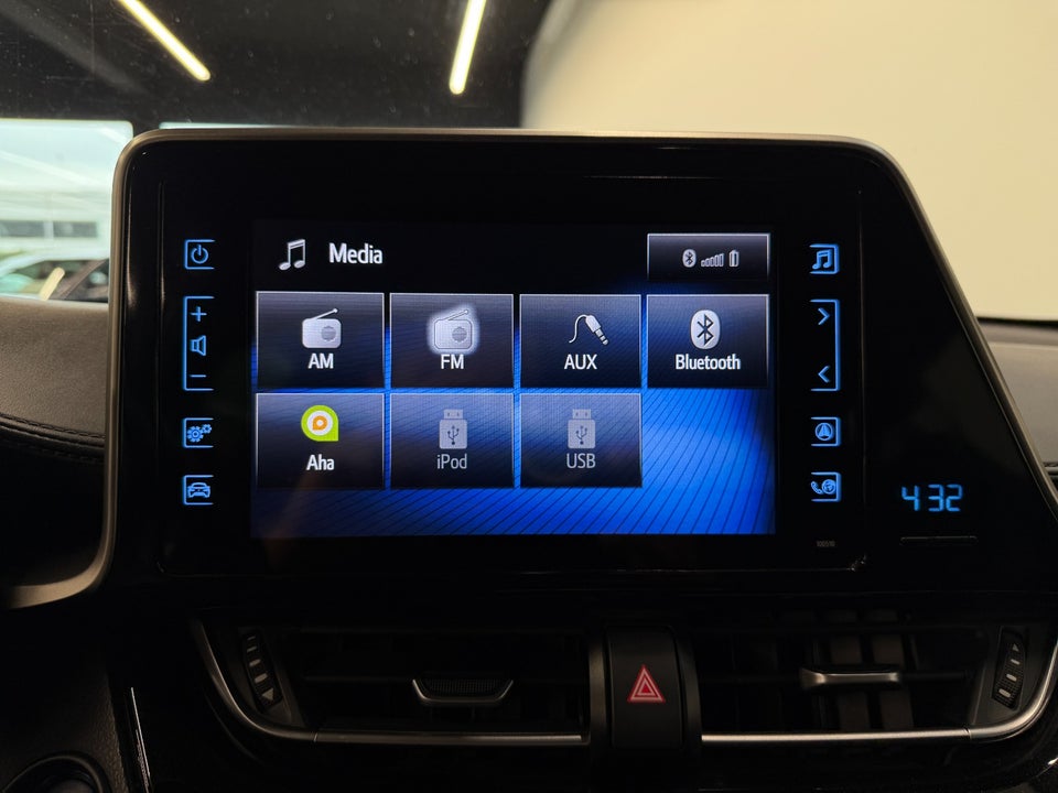 Toyota C-HR 1,8 Hybrid C-ENTER CVT 5d