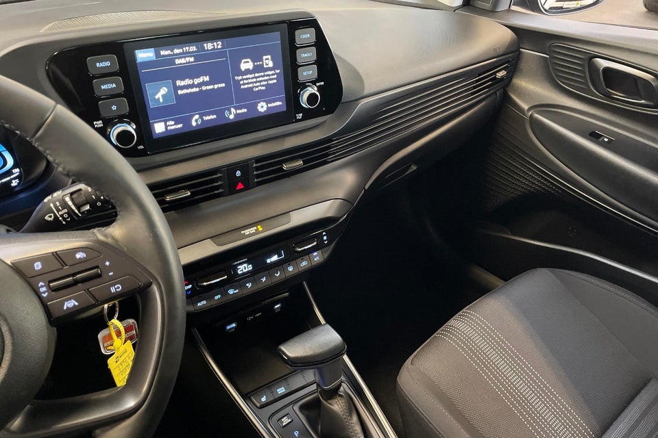 Hyundai i20 1,0 T-GDi Essential DCT 5d