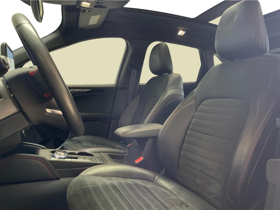 Ford Kuga 2,5 PHEV ST-Line X CVT 5d