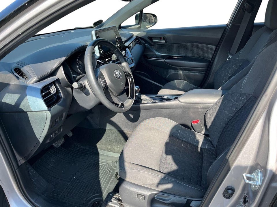 Toyota C-HR 1,8 Hybrid C-LUB Premium CVT 5d