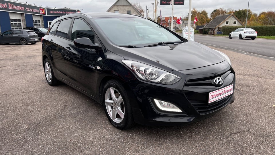 Hyundai i30 1,6 CRDi 110 Comfort Go! CW 5d