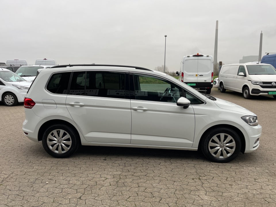 VW Touran 2,0 TDi 115 Highline DSG Van 5d