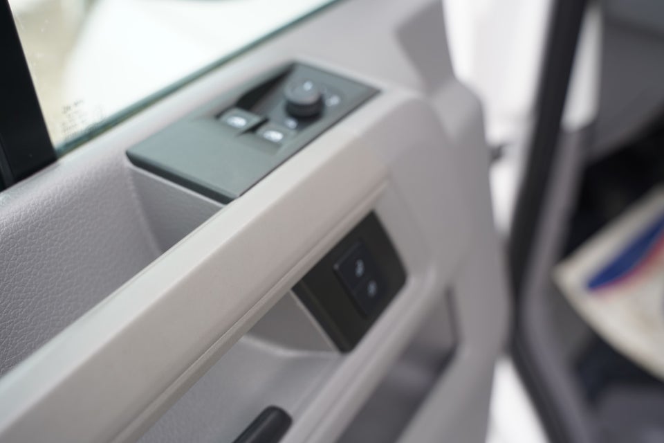 VW Crafter 35 2,0 TDi 140 Kassevogn L3H2