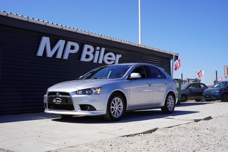 Mitsubishi Lancer 1,6 Invite SportBack 5d