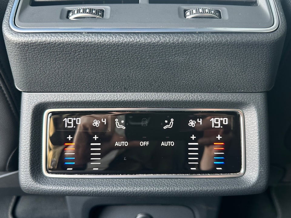 Audi e-tron 55 S-line quattro 5d