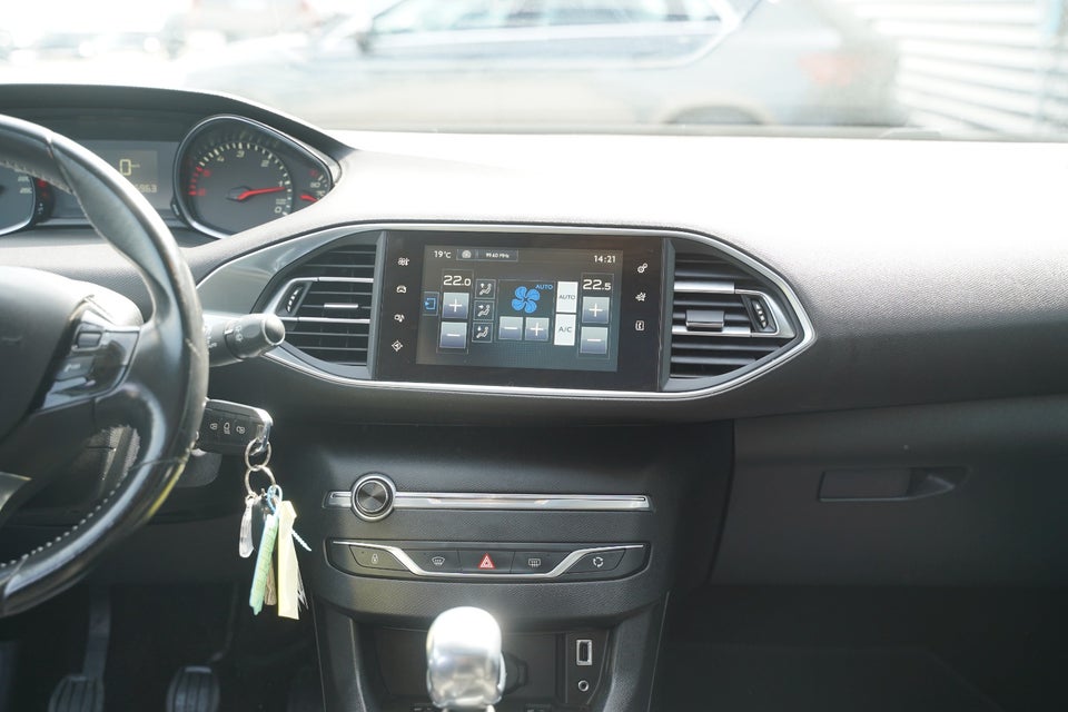 Peugeot 308 1,6 BlueHDi 120 Style 5d