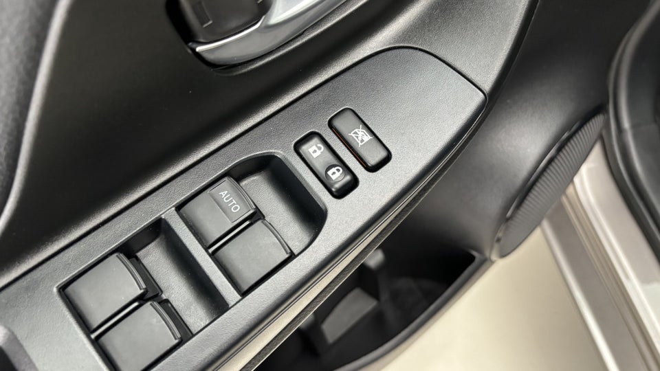 Toyota Yaris 1,5 VVT-iE T2 Limited 5d