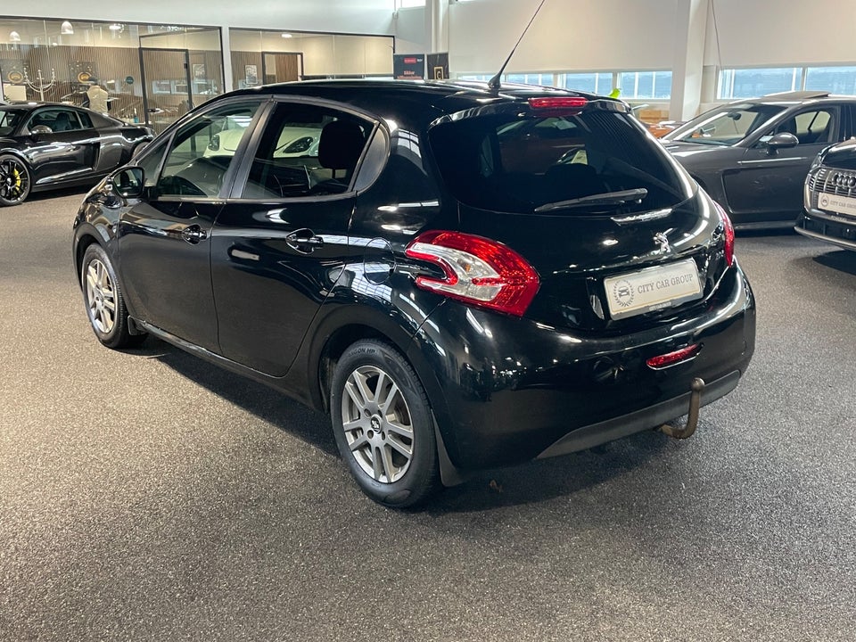 Peugeot 208 1,2 VTi Allure 5d