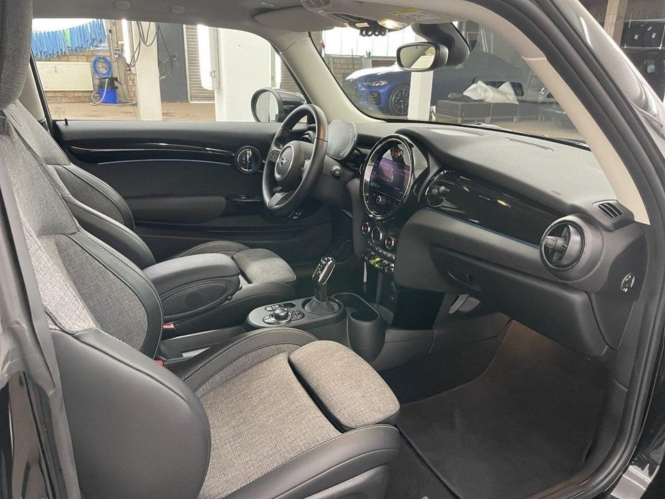 MINI Cooper SE Classic Trim 3d