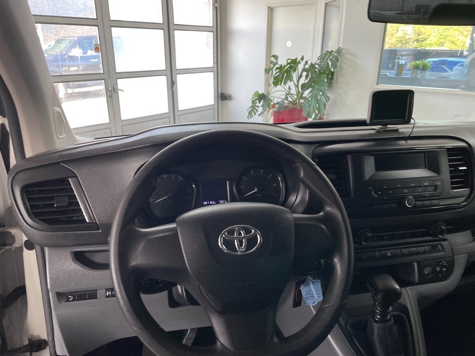 Toyota ProAce 2,0 D 120 Medium Comfort 5d