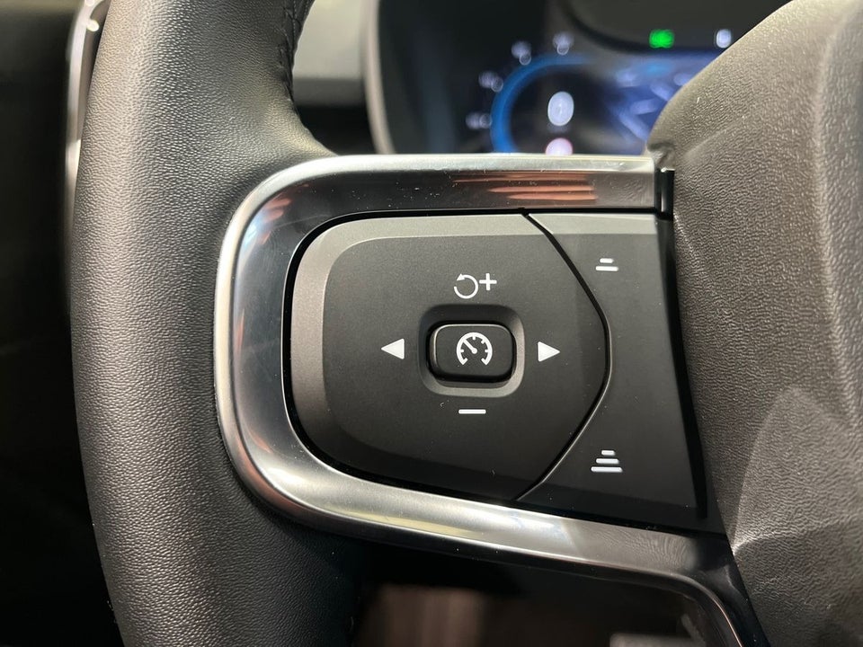 Volvo EX40 Extended Range Plus 5d