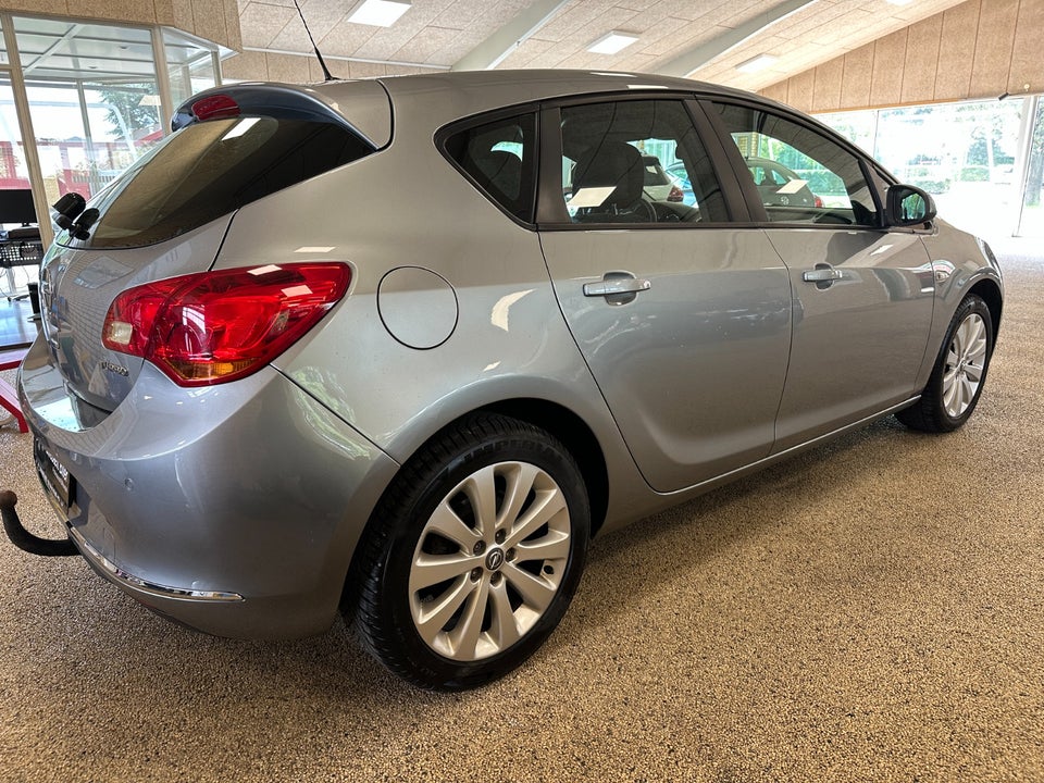 Opel Astra 1,4 T 140 Enjoy 5d