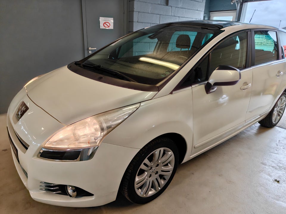Peugeot 5008 1,6 HDi 109 Premium 7prs 5d