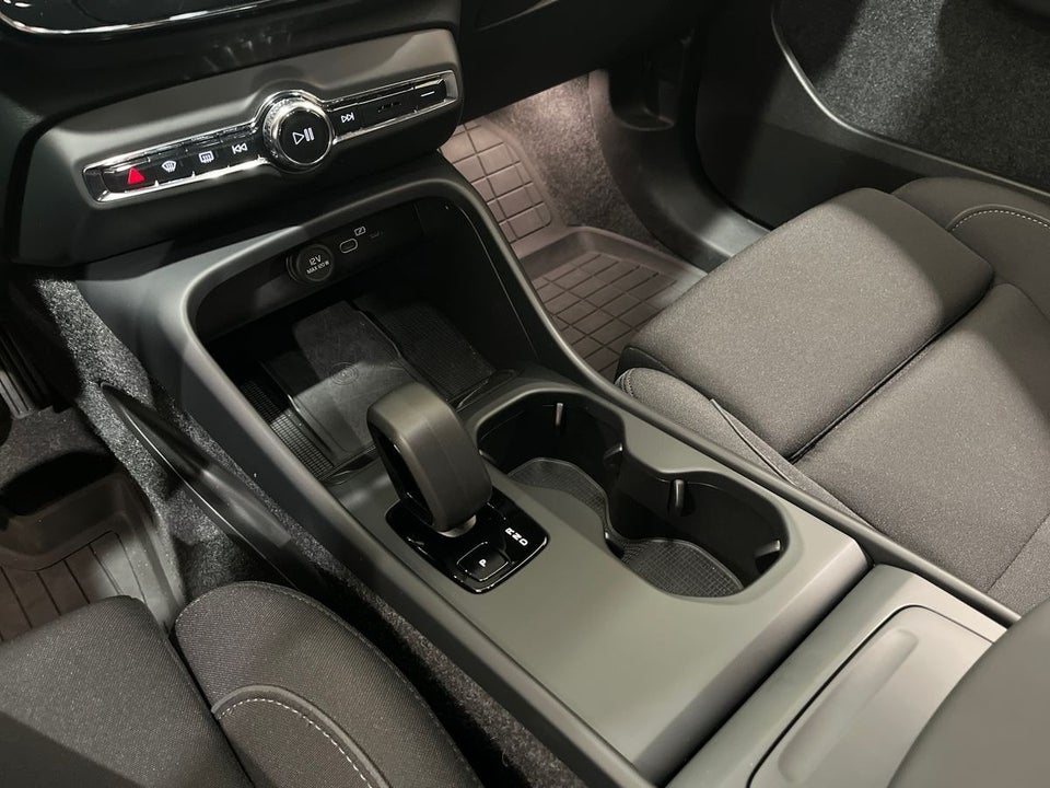 Volvo EX40 Extended Range Plus 5d