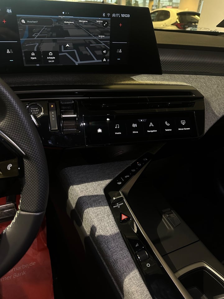 Peugeot e-3008 77 GT Pack 5d