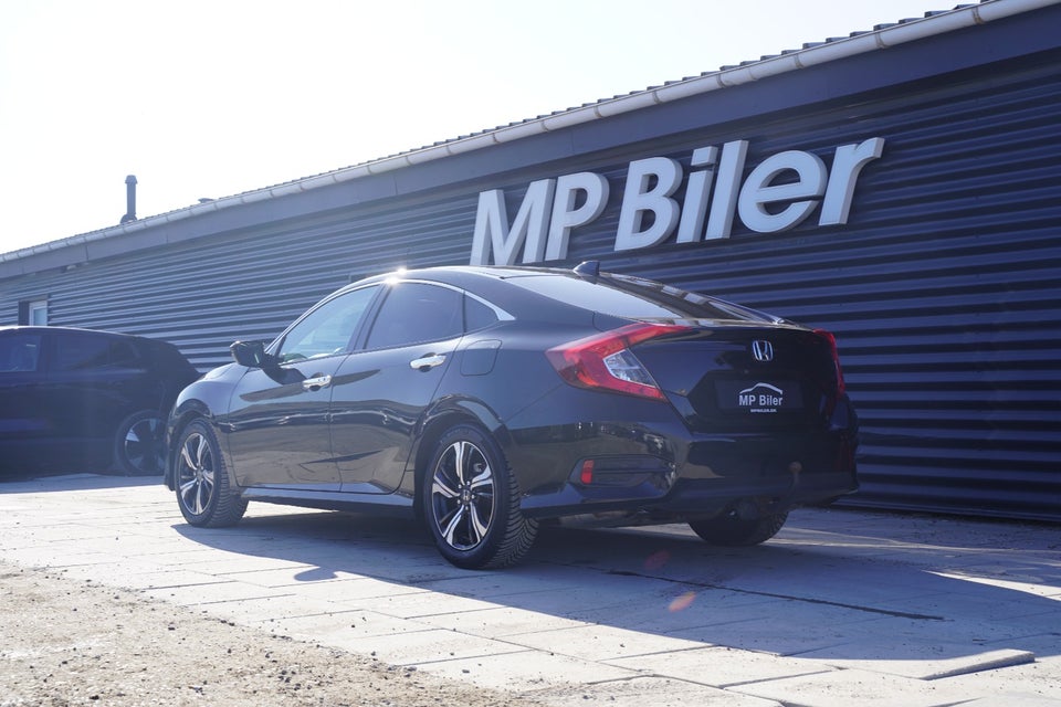 Honda Civic 1,5 VTEC Turbo Executive CVT 4d