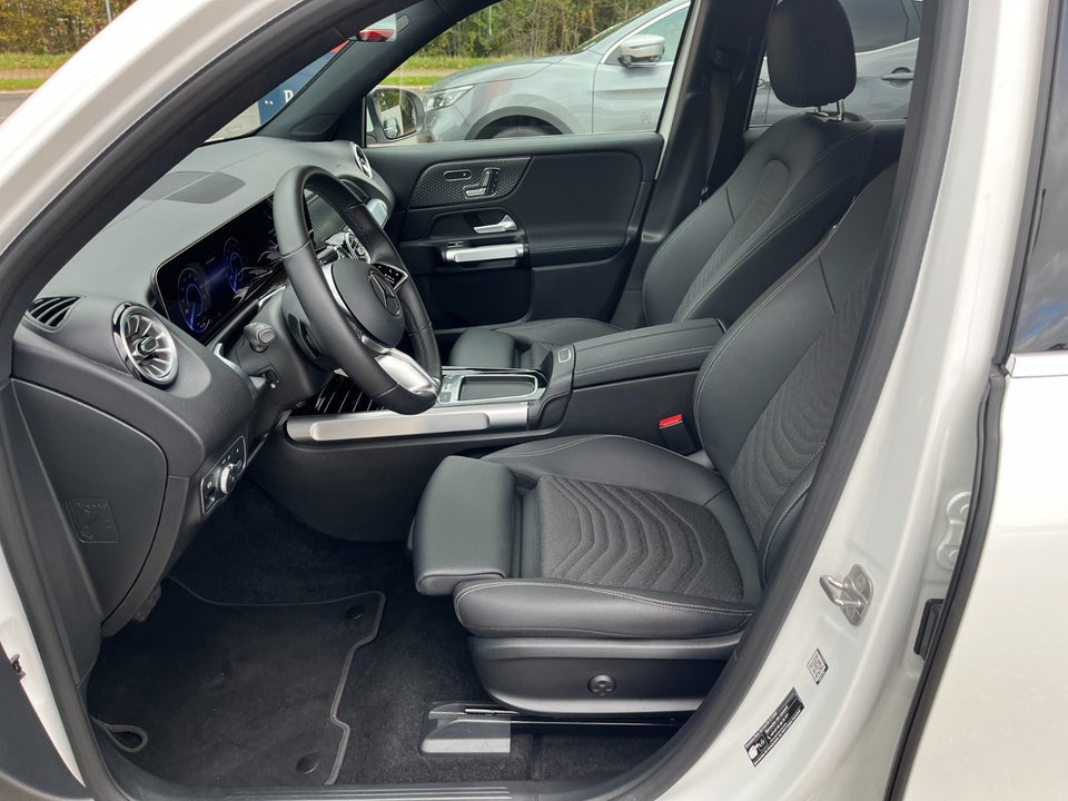 Mercedes EQB300 Progressive Advance 4Matic 5d